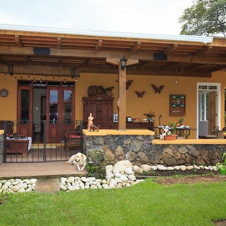 Airport Rio Segundo Studio Bed & Breakfast Alajuela Exterior photo